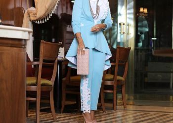 لباس و مانتو عقد