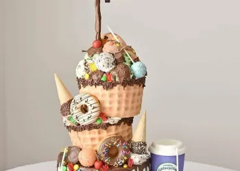 کیک تولد و نامزدی