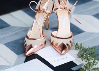 لباس عروس و کفش عروس